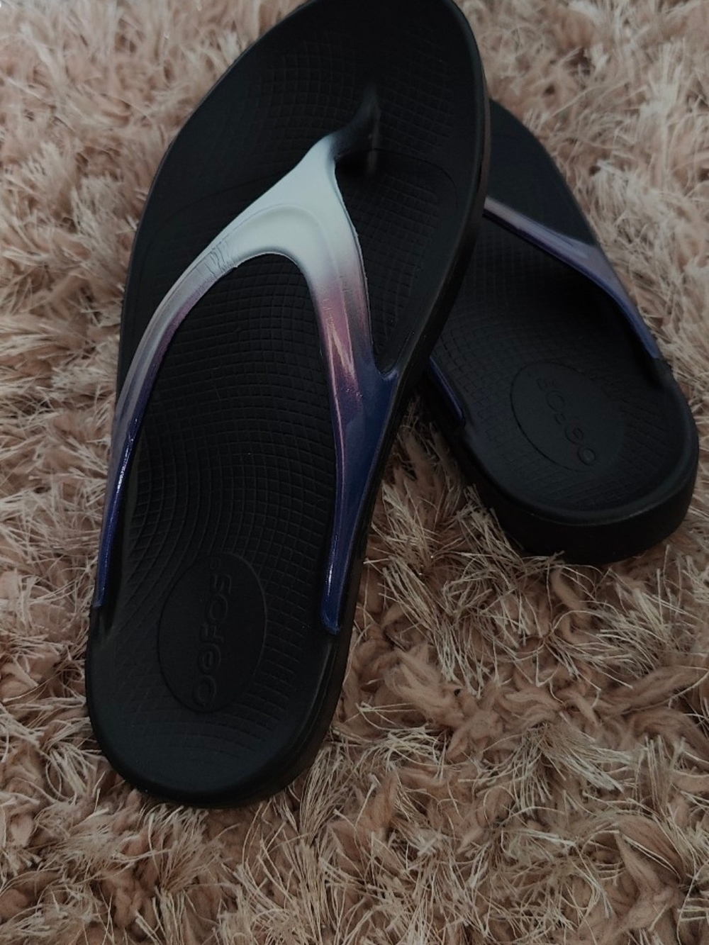 OOFOS Black Sandals with Iridescent Purple-White Strap